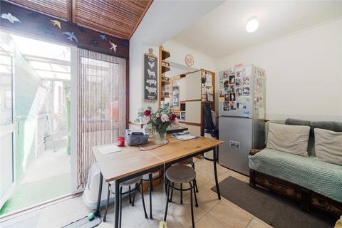 undefined, Avenue Road, London, N15