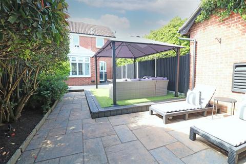 71 Pollards Green, Chelmsford, CM2 6UL