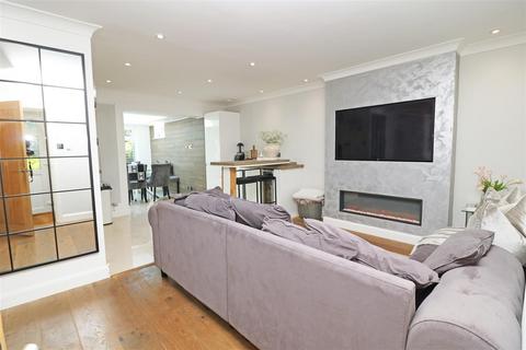 71 Pollards Green, Chelmsford, CM2 6UL