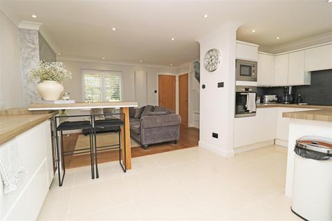 71 Pollards Green, Chelmsford, CM2 6UL