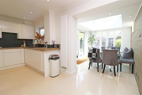 71 Pollards Green, Chelmsford, CM2 6UL