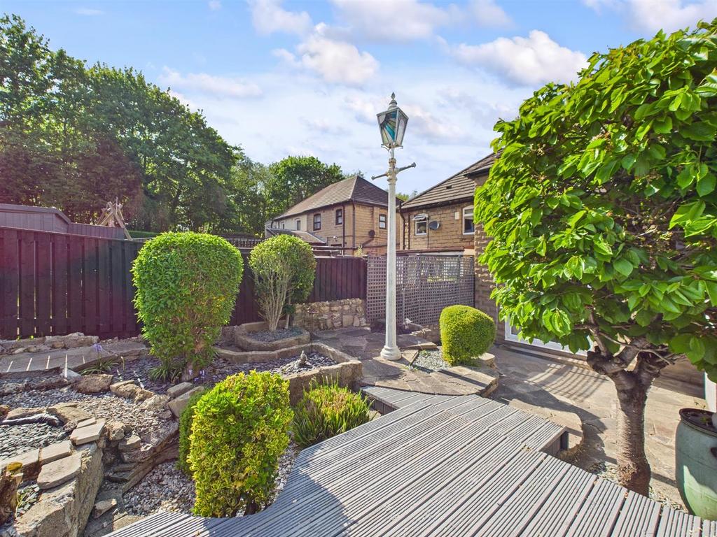 Garden to the rear