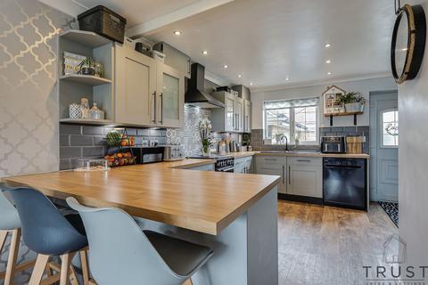 4 bedroom detached house for sale, The Coppice, Mirfield, WF14