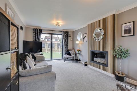 4 bedroom detached house for sale, The Coppice, Mirfield, WF14