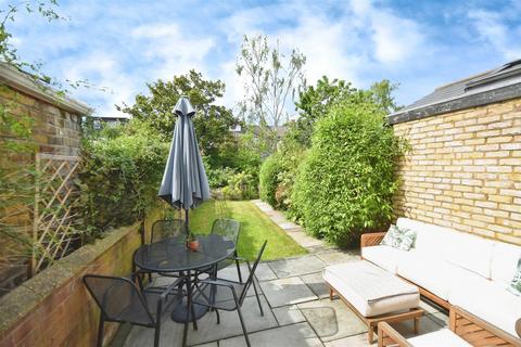 60 Osterley Park View Road, London, W7 2HH