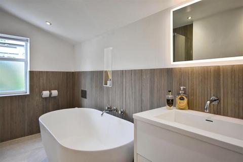 60 Osterley Park View Road, London, W7 2HH