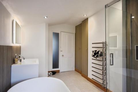 60 Osterley Park View Road, London, W7 2HH