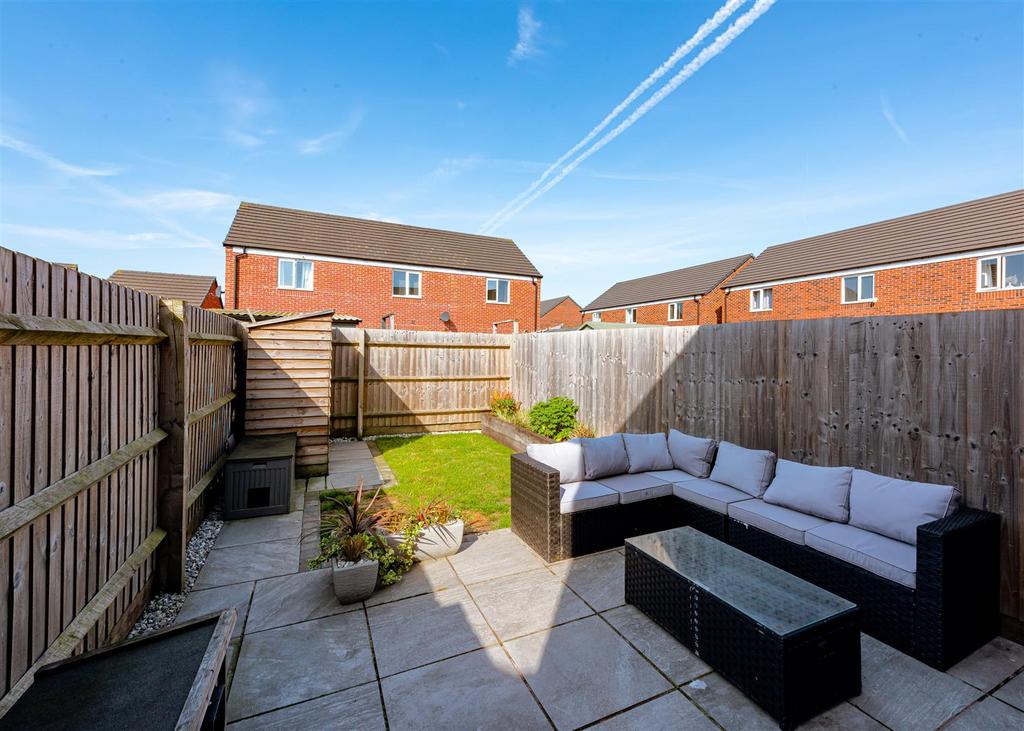 91 Shakespeare Drive-garden.jpg