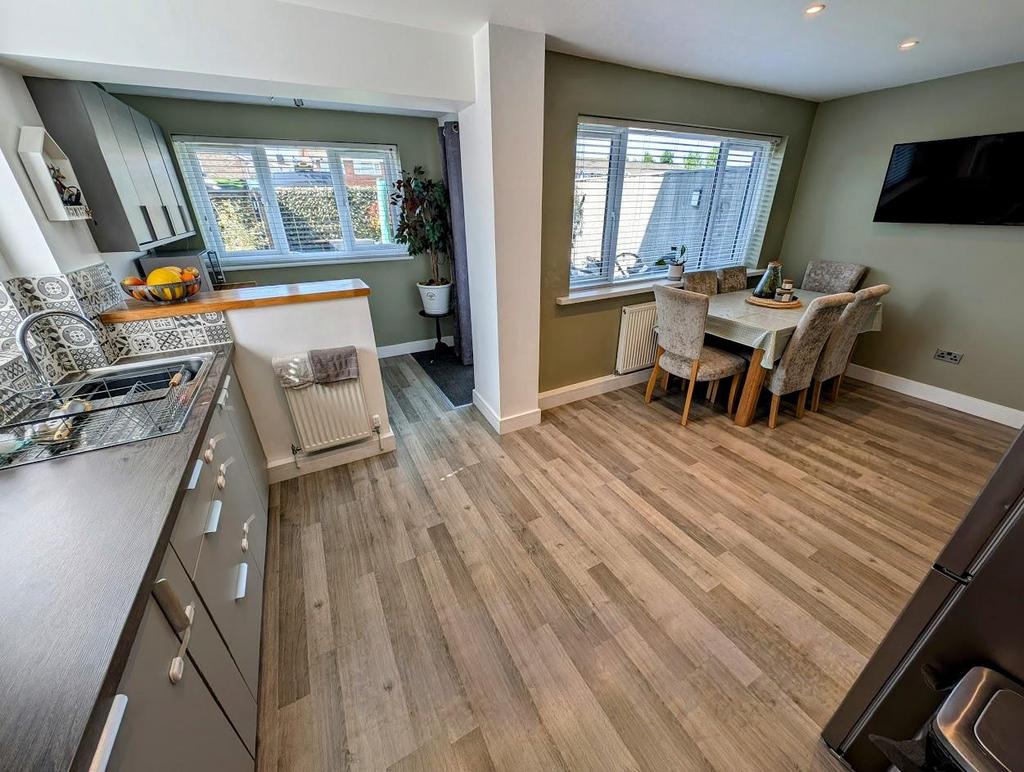 59 Mallard kitchen 3.jpg