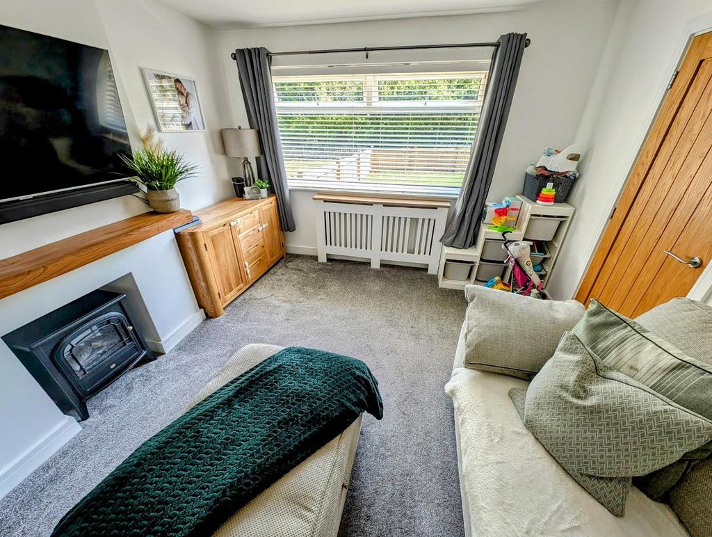 59 Mallard Close lounge 1.jpg