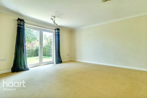 5 Lacewing Close, Pinewood, Ipswich, IP8 3UD