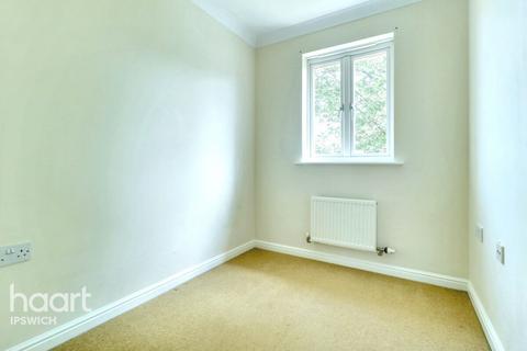 5 Lacewing Close, Pinewood, Ipswich, IP8 3UD