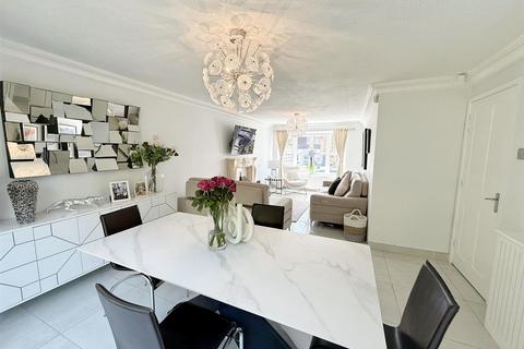 17 Chelsea Drive, Sutton Coldfield, B74 4UG