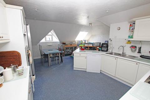 3 bedroom penthouse for sale, Mill Road, Eastbourne, BN21 2LY
