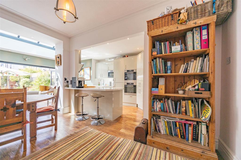Kitchen/Breakfast Room