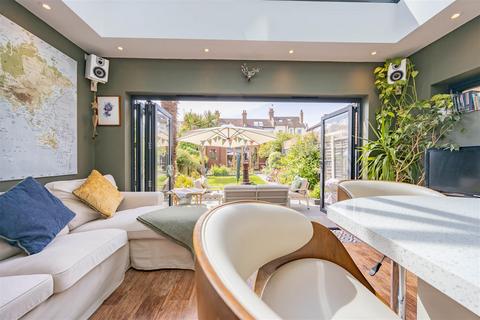 undefined, BEACH AVENUE, Leigh-On-Sea