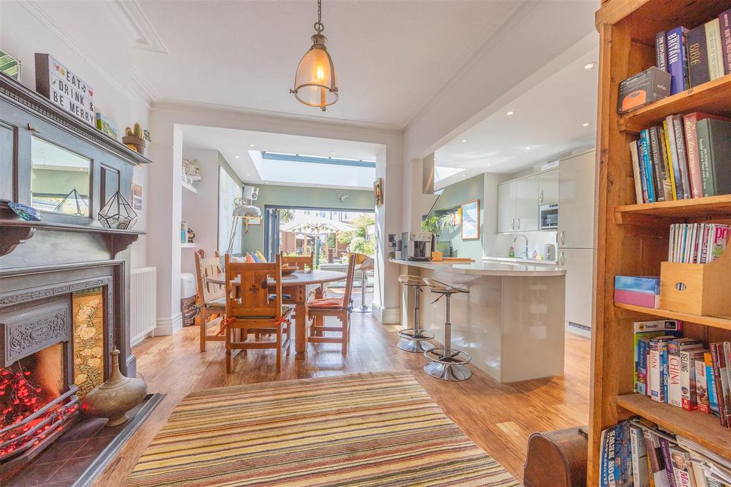 Kitchen/Breakfast Room
