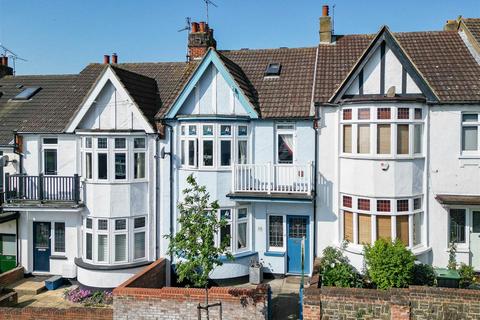 3 bedroom terraced house for sale, BEACH AVENUE, Leigh-On-Sea