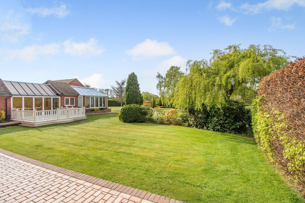 Garden to rear