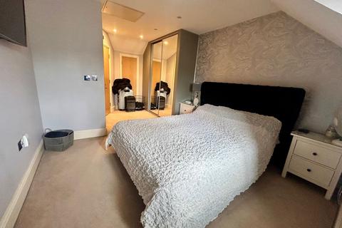 3 bedroom terraced house to rent, Horace Road, Rochester, ME2