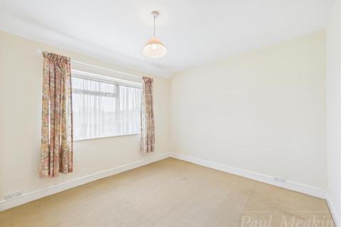 12 Heneage Crescent, New Addington, Croydon, CR0 0NX