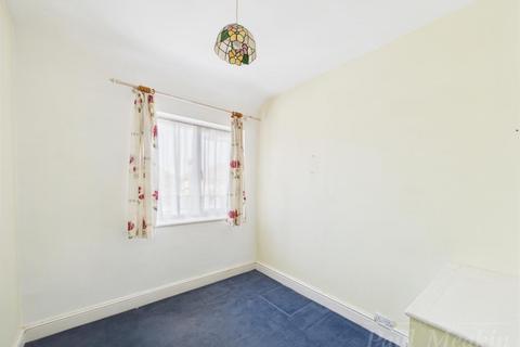 12 Heneage Crescent, New Addington, Croydon, CR0 0NX