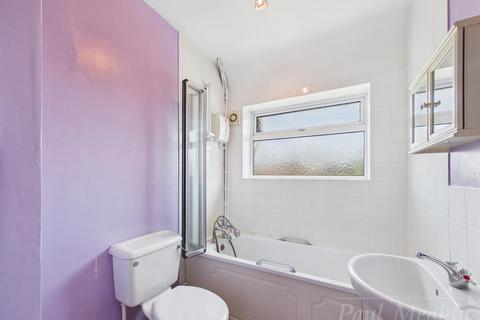 12 Heneage Crescent, New Addington, Croydon, CR0 0NX