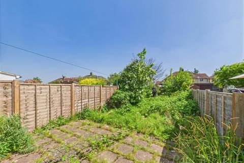 12 Heneage Crescent, New Addington, Croydon, CR0 0NX