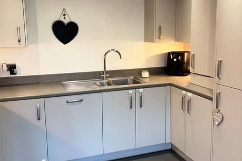 2 bedroom apartment for sale, Flat 18, Heathfield House, Carpenters Close, Newbury