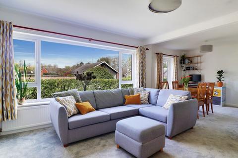 7 Blewfield, Godalming, GU7 1TR