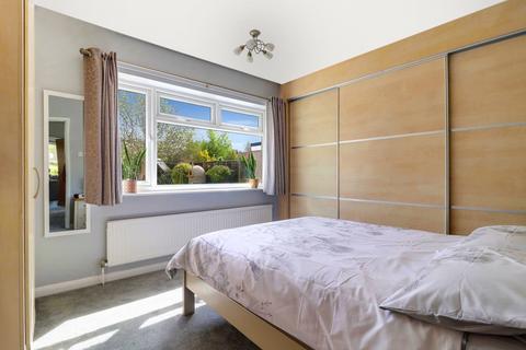 7 Blewfield, Godalming, GU7 1TR