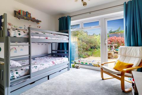 7 Blewfield, Godalming, GU7 1TR