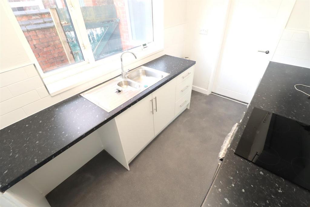 Kitchen1.JPG