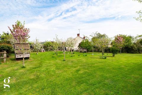 3 bedroom property with land for sale, 5 Acre Smallholding – Preston Wynne, Hereford