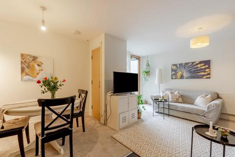 2 bedroom flat for sale, Homesdale Road, Bromley