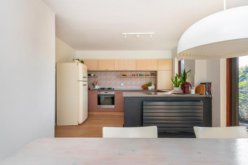 3 R2 MHS - Kitchen Diner E.jpg