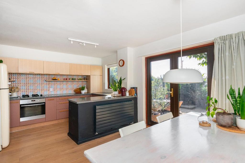 3 R2 MHS - Kitchen Diner F.jpg