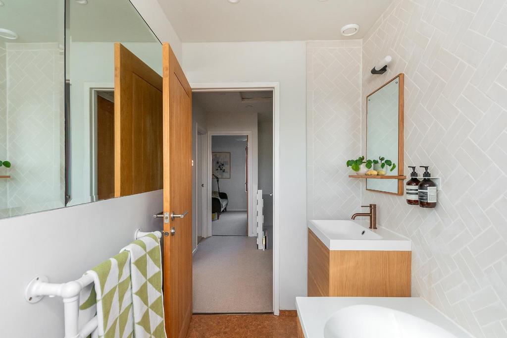 3 R2 MHS - Bathroom A.jpg