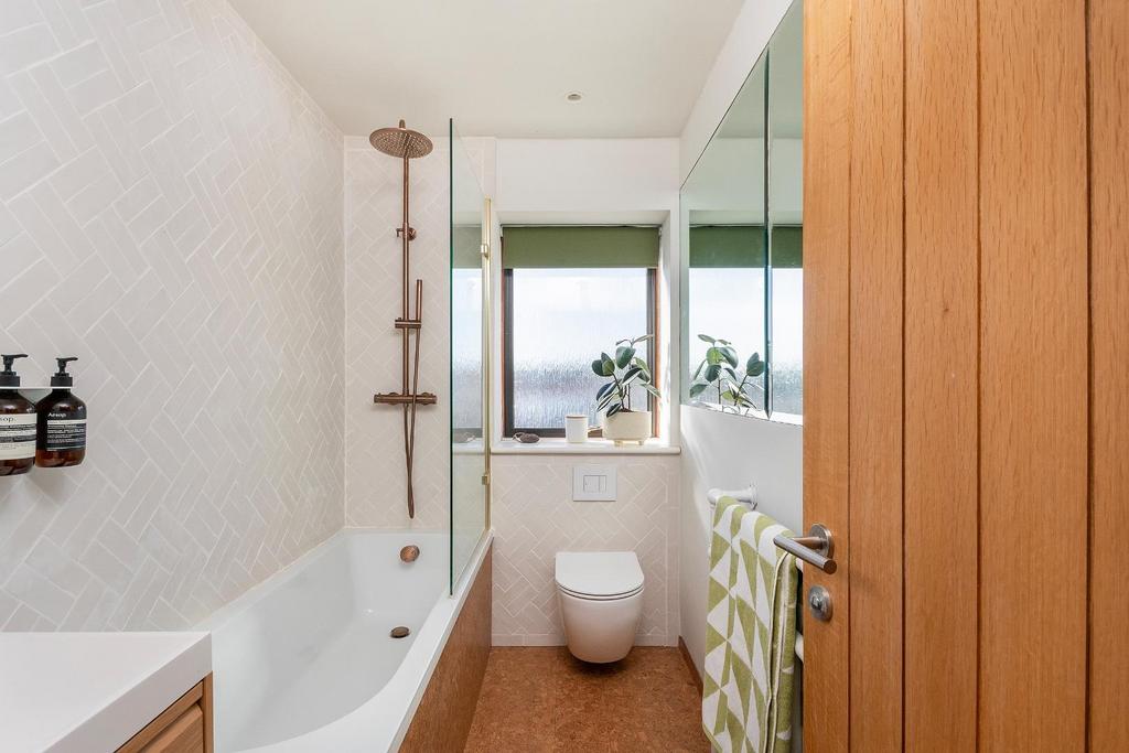 3 R2 MHS - Bathroom C.jpg