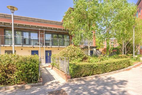 18 Langley Walk, Birmingham, B15 2EN