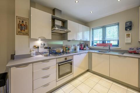 18 Langley Walk, Birmingham, B15 2EN