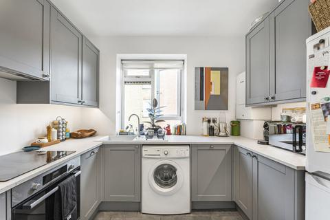 2 bedroom apartment for sale, Victoria Park Square, London, E2