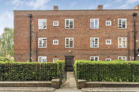 2 bedroom apartment for sale, Victoria Park Square, London, E2