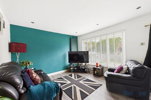 22 Bowfell Close, Blackpool, FY4 4SQ