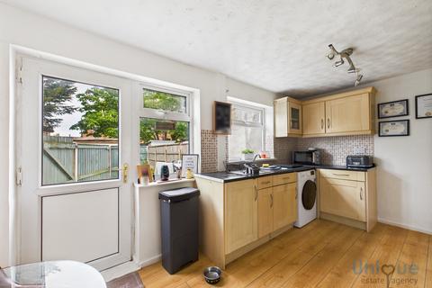 22 Bowfell Close, Blackpool, FY4 4SQ