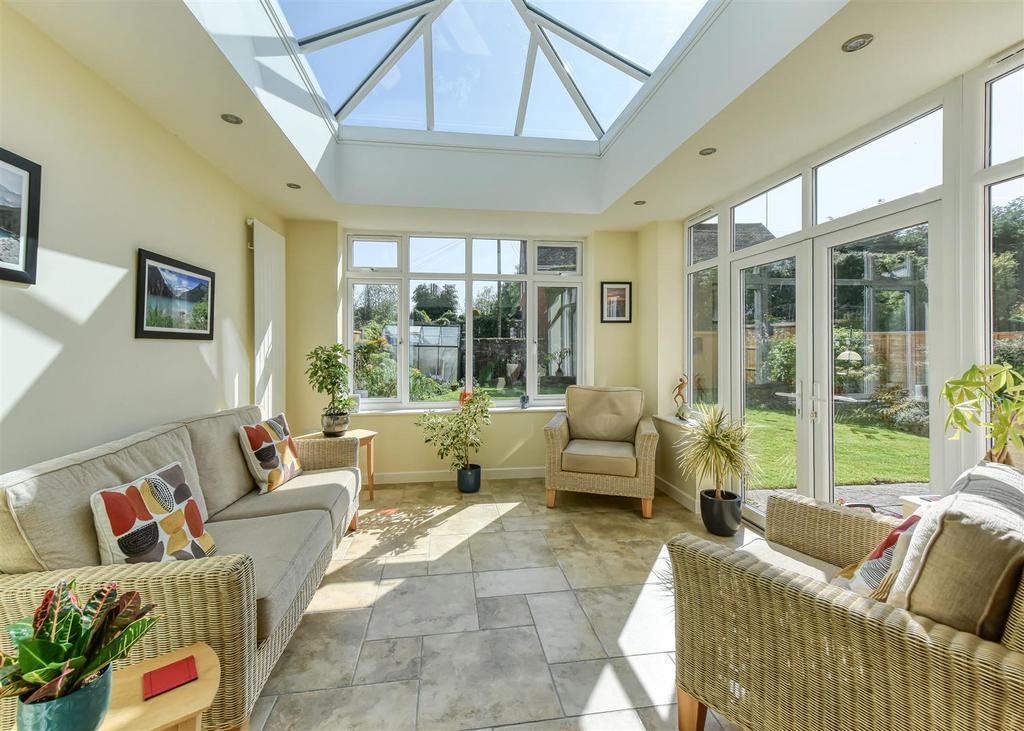 2 Yew Tree Gardens-orangery.jpg