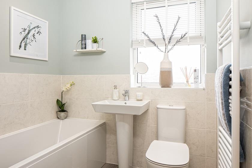 Hereford family bathroom.jpg