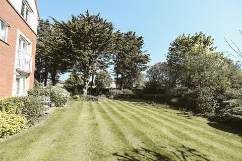1 bedroom apartment for sale, Madingley Court, Cambridge Road, Southport, Merseyside, PR9