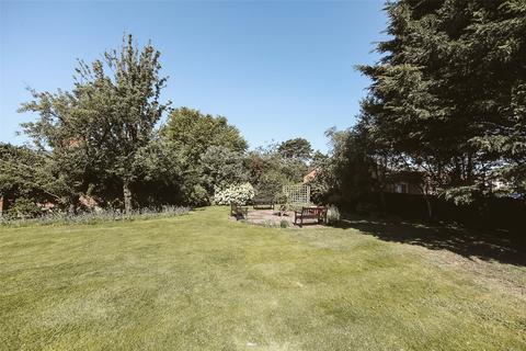 1 bedroom apartment for sale, Madingley Court, Cambridge Road, Southport, Merseyside, PR9