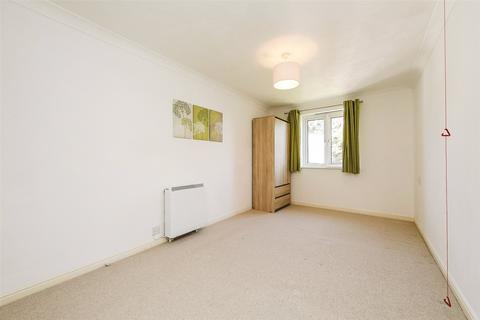 1 bedroom apartment for sale, Madingley Court, Cambridge Road, Southport, Merseyside, PR9